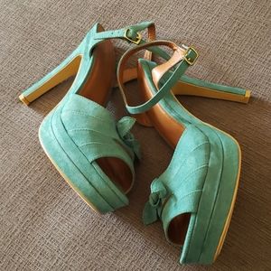 Eva Mendes/ NY & Company  Green Platform Sandals